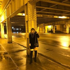 black velvet long sleeved dress • L •